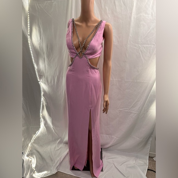 Matteson Gown in Bubblegum Pink
MAJORELLE revolve embellished sequined backless - Picture 5 of 9